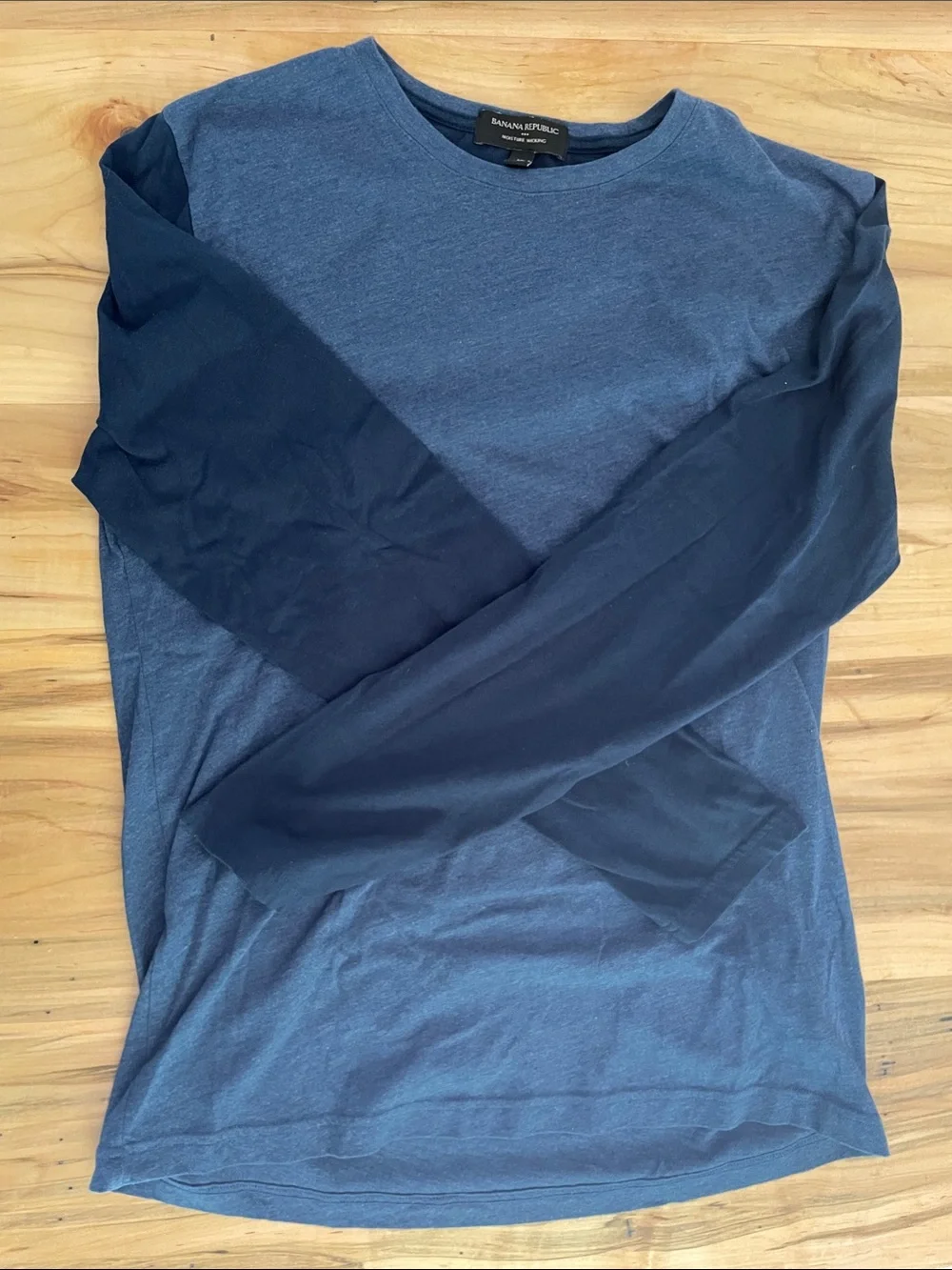 Banana Republic Two-Tone Long-Sleeve Crewneck Shirt - Blue & Navy